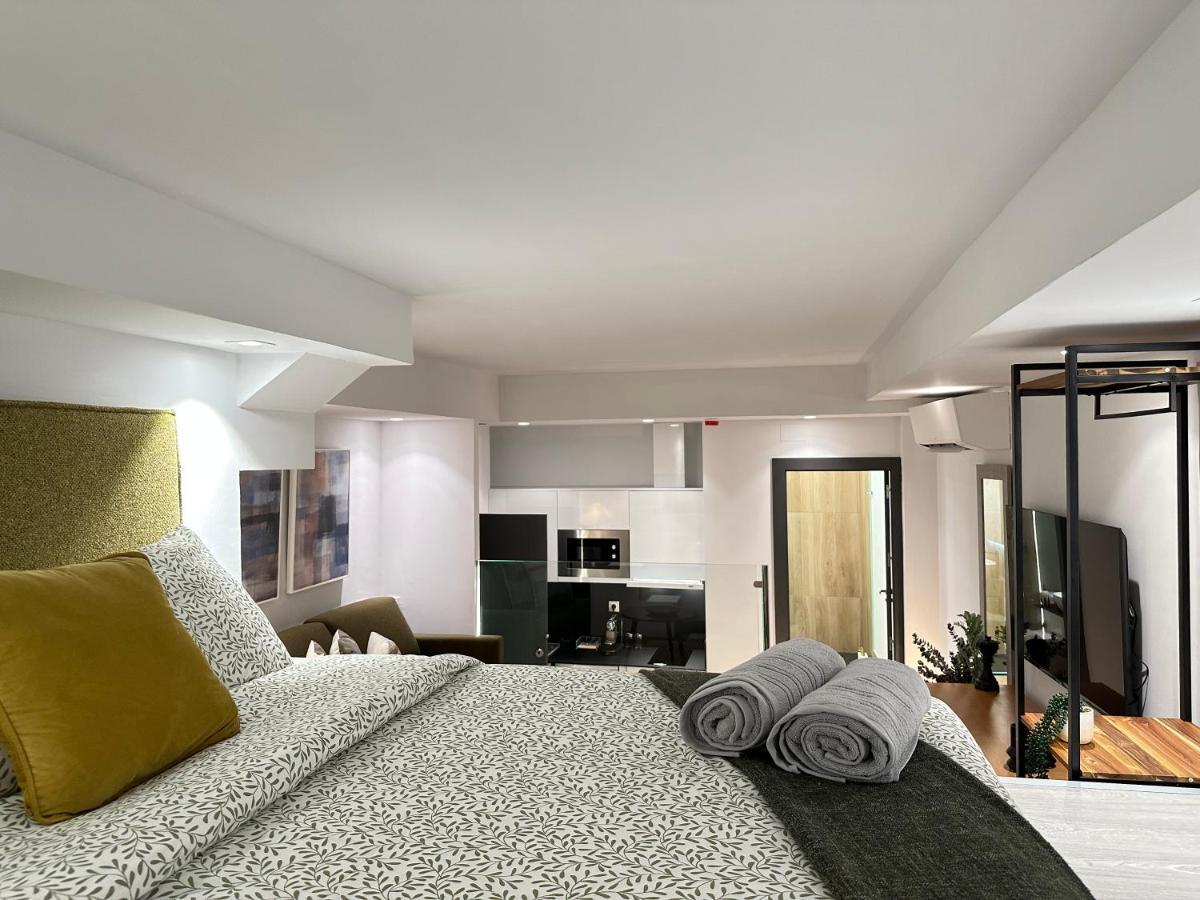 Suites 18 - Hostatel Гранада Екстериор снимка