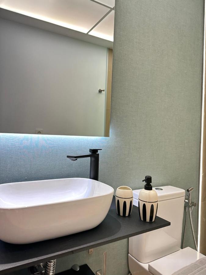Suites 18 - Hostatel Гранада Екстериор снимка